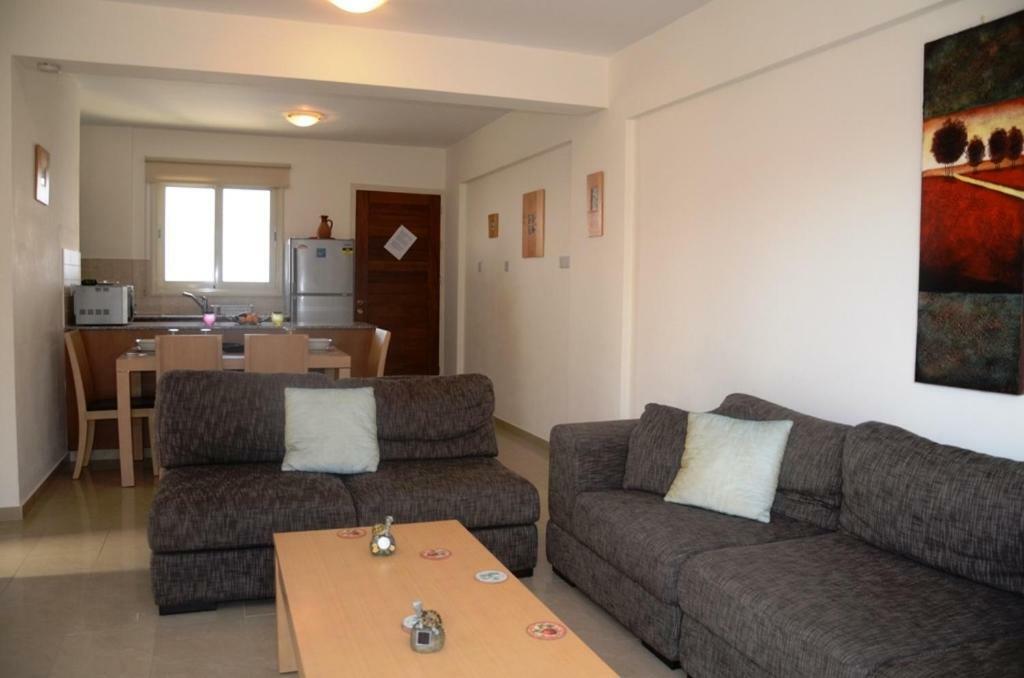 Vanessa 2 Bedroom Apartment Paphos Buitenkant foto
